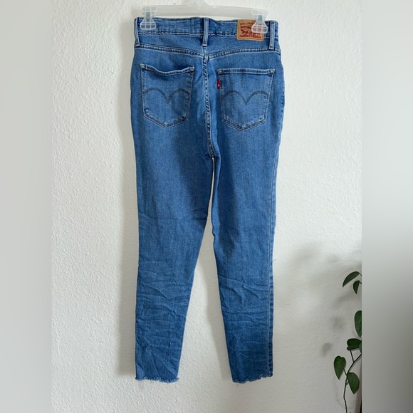 Levi’s High Waisted Skinny Jeans - Picture 2 of 2